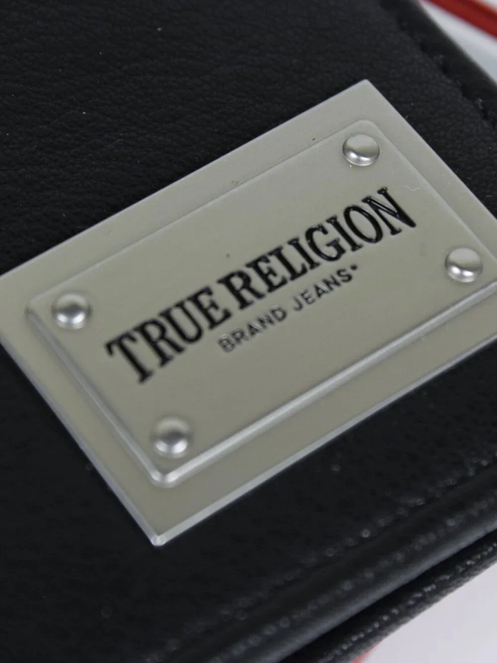 True Religion Original Wallet – Genuine Leather with Silver Plate – New‎ in Box